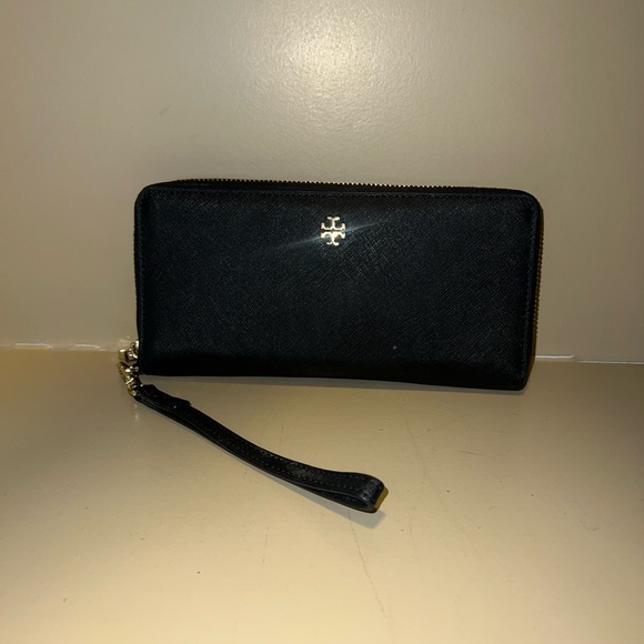 Tory Burch Black Wallet - Picture 4 of 6